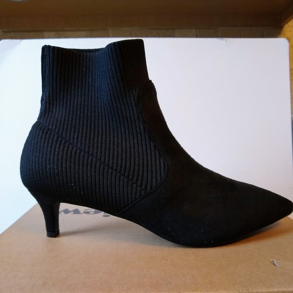 COMFORTVIEW BLACK KITTEN HEEL SLIP-ON BOOTIES. NWT